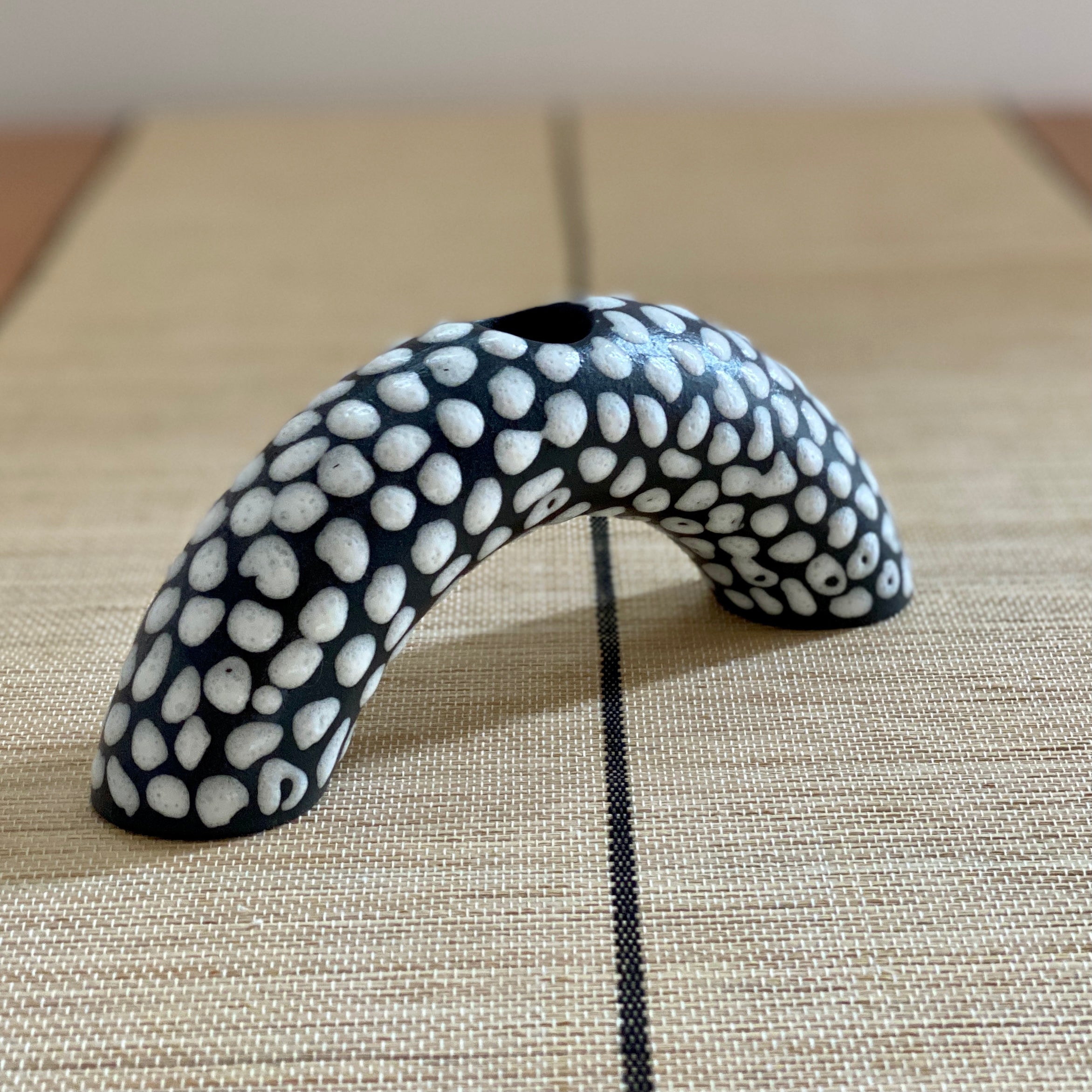 Wide Arc Porcelain Candle Holder