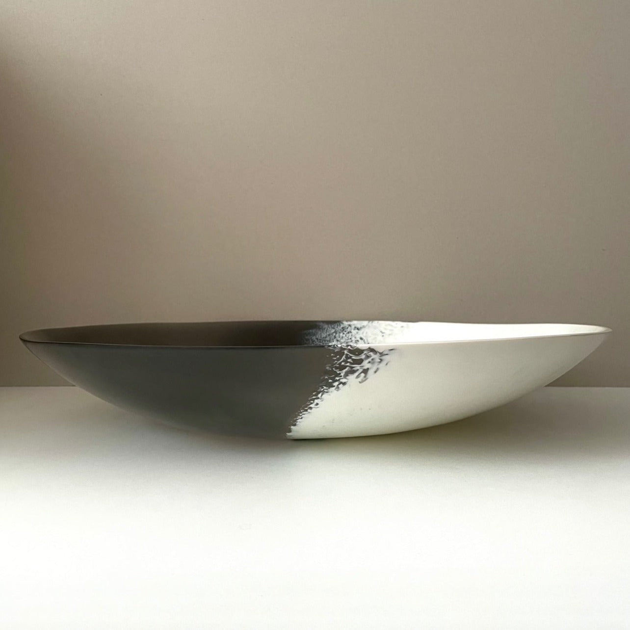 Izta Resin Large Round Centerpiece Bowl